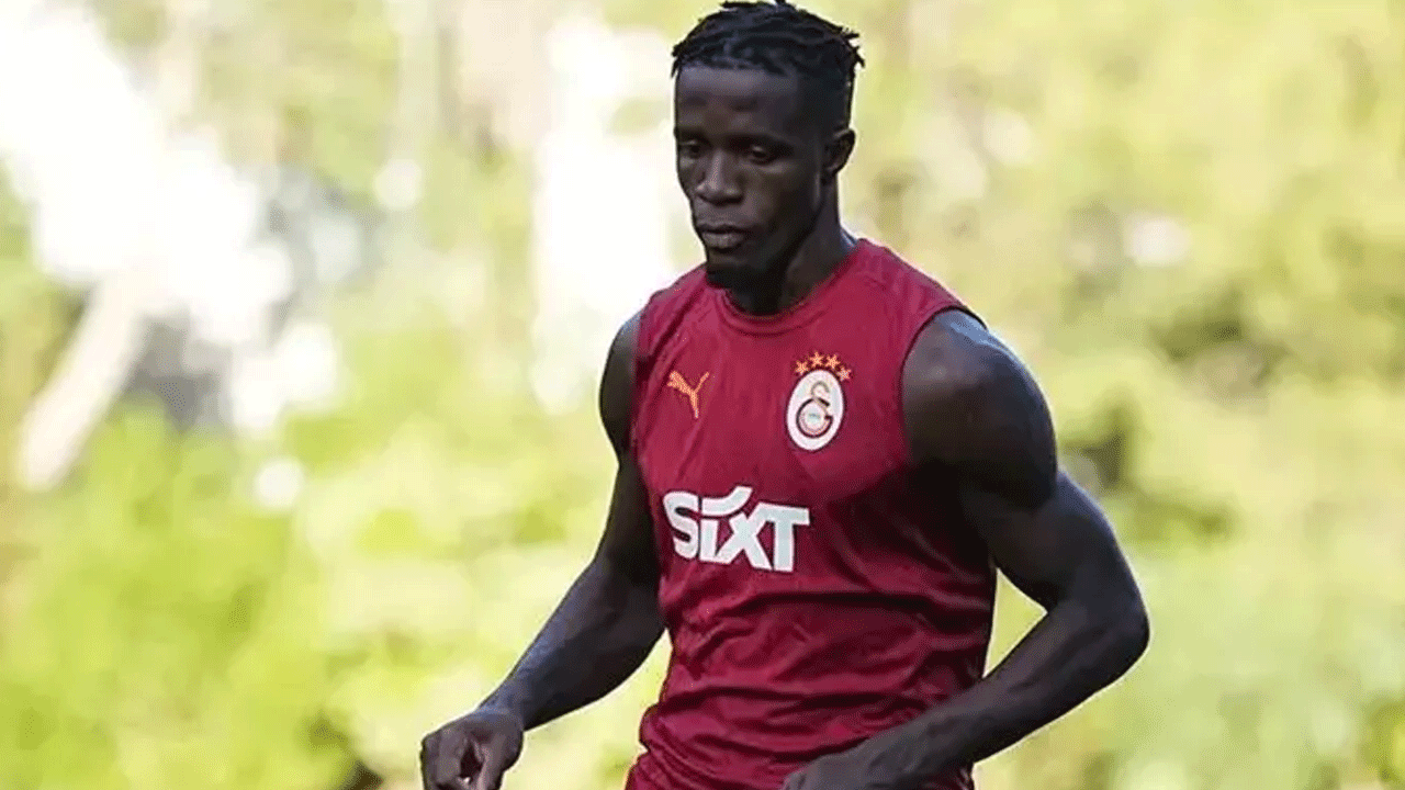 Transfer çalımı dedikleri Zaha'ya bakın! Kendi hocasından sert sözler: Futbolcu değil!