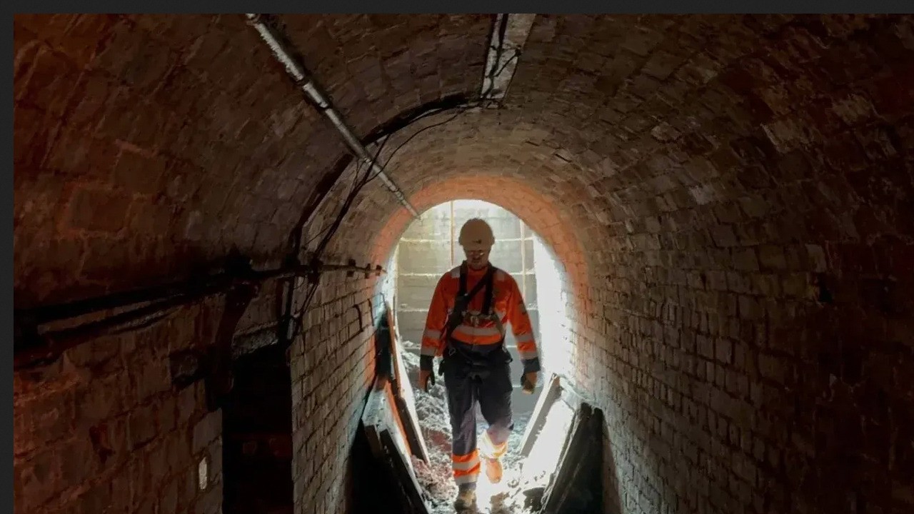 Tren istasyonunun altından gizli tüneller çıktı: Tüneli silindir gibi geçtiler! Çalışmalar hızlandı
