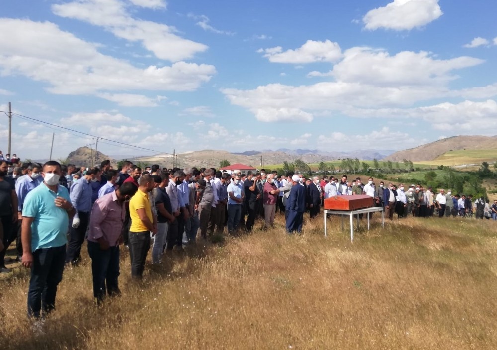 Tren kazasında hayatını kaybeden makinist son yolculuğuna uğurlandı 