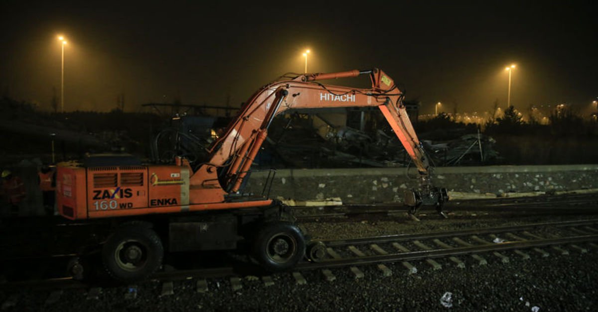 Tren kazasının enkaz kaldırma çalışmaları tamamlandı