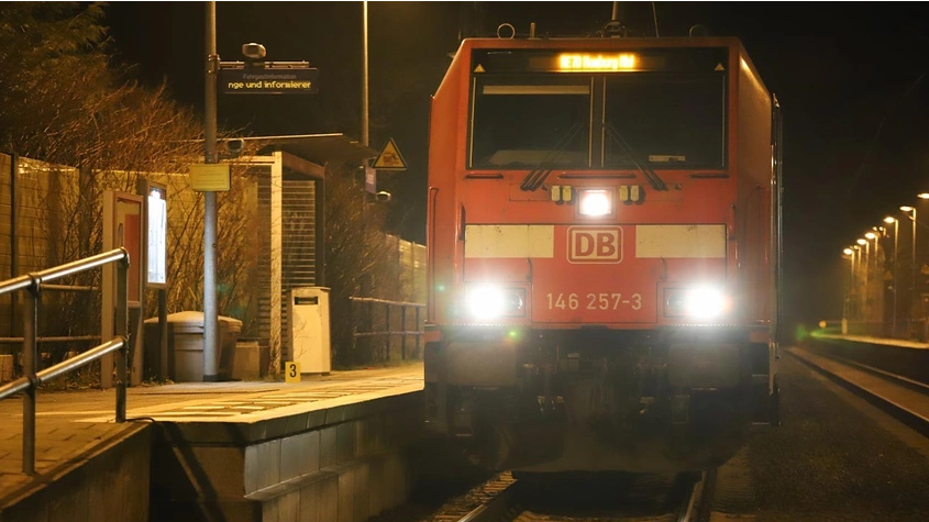 Trende dehşet! Ölüler ve yaralılar var