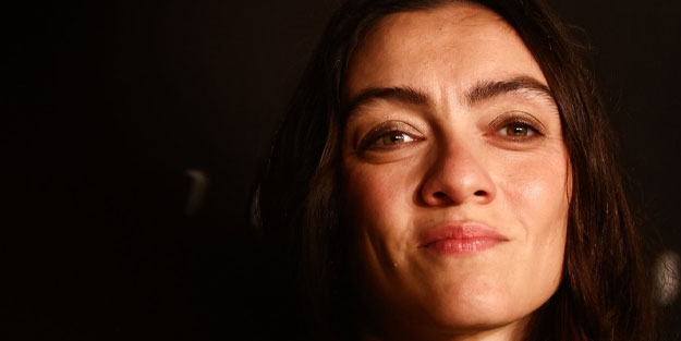 TRT dizisiyle ünlenen Merve Dizdar Türkiye'yi kötüledi