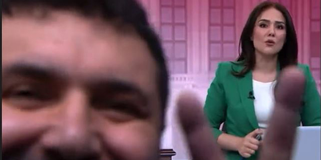 TRT Haber'de ilginç anlar! Bir anda kameranın kadrajına giren kişi...