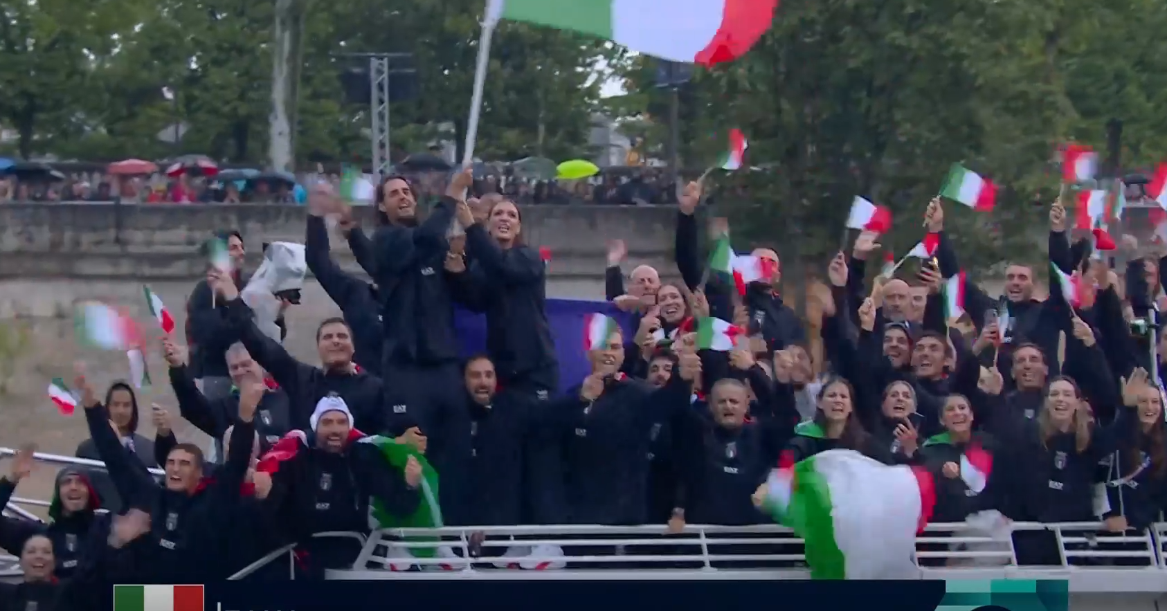 TRT spikerinden sessiz tepki! Olimpiyatlarda katil İsrail protestosu