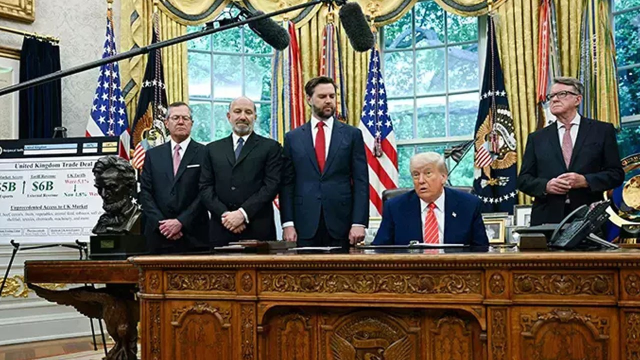 24 saat içinde Trump 'dünyayı sarsacak' demişti... cevap geldi