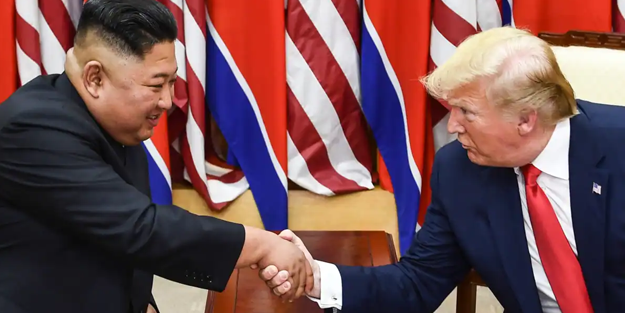 Trump ABD'ye karşı Kim'i savundu!