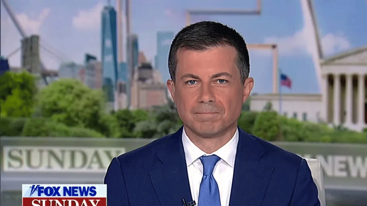 Trump bir talk show sunucusunu ABD’ye savunma bakanı olarak atadı