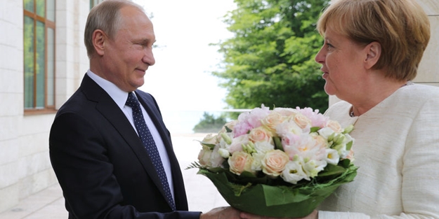 Merkel kozunu oynadı! Trump çıldıracak