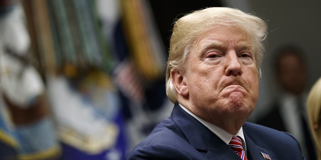 Trump, Çin'e yüklendi sonra kürsüyü terk etti