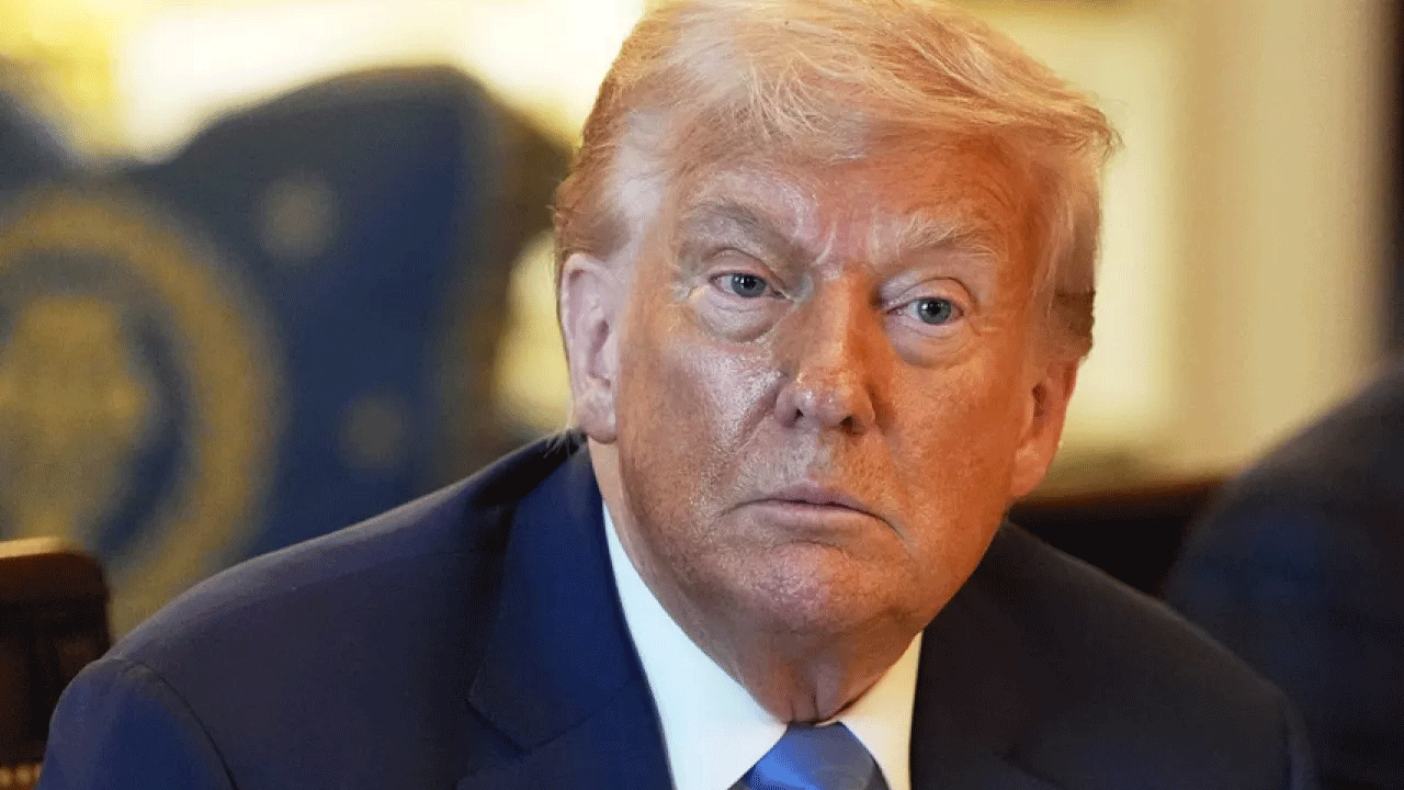 Trump dediğini yaptı: Hepsini teker teker kovdu!