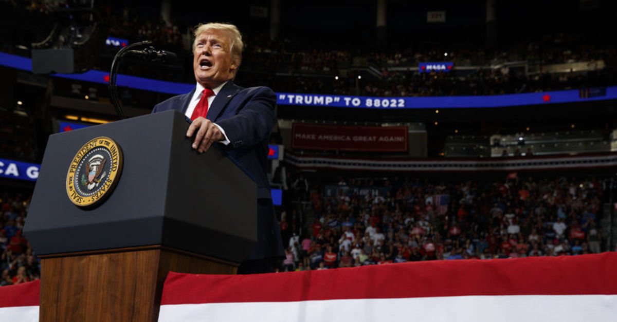 Trump düğmeye bastı… ‘Söz veriyorum sizi bırakmayacağım'