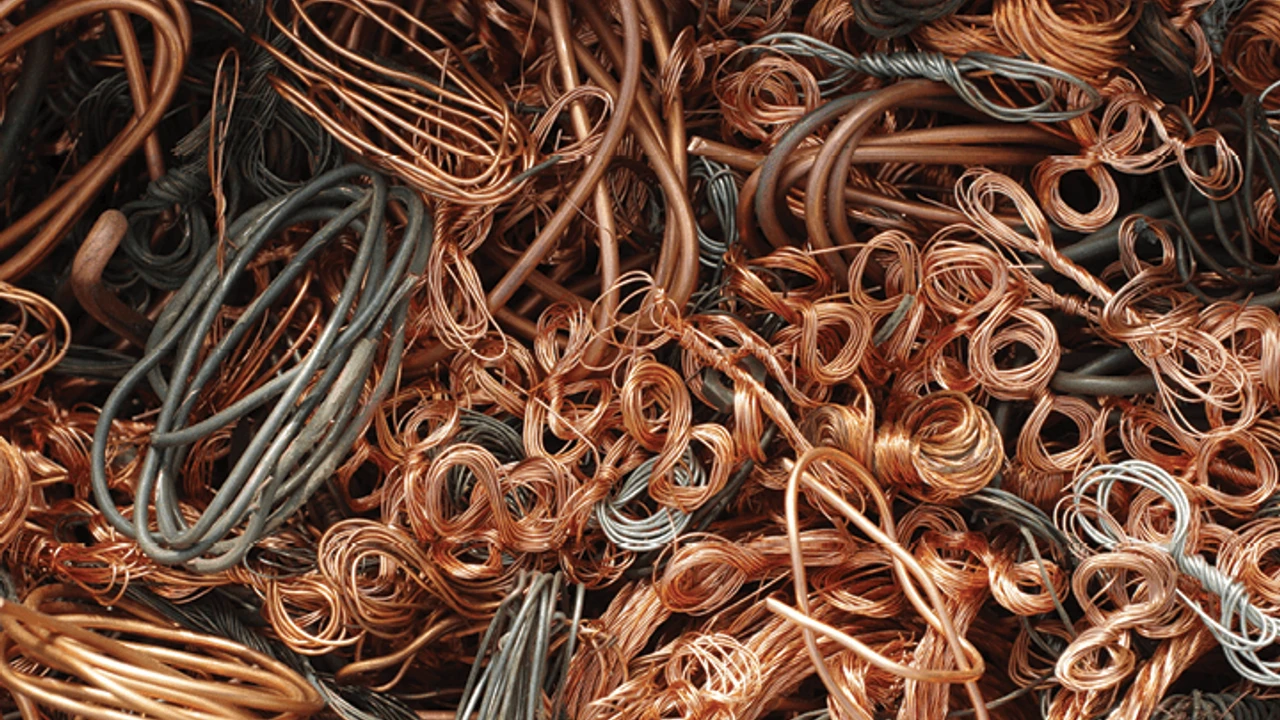 Trump duyurdu! Bakır ithalatına yeni tarife