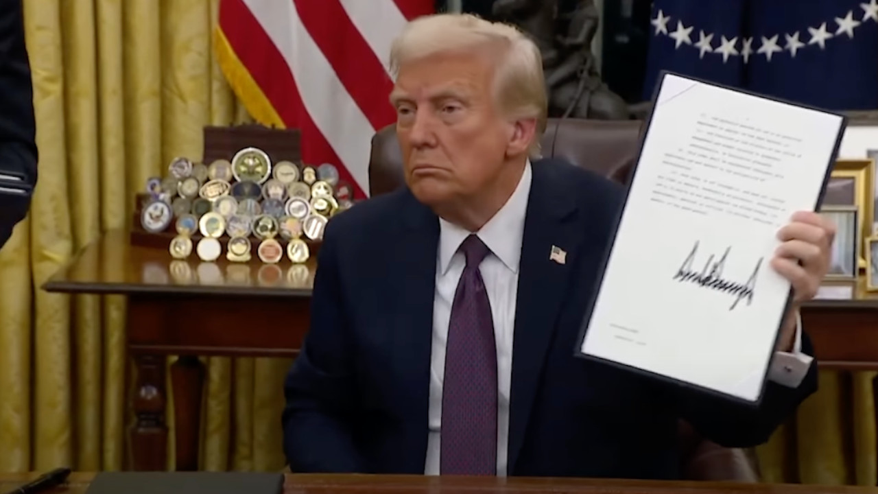 Trump geldiği gün LGBT'yi sildi, Dünya Sağlık Örgütü'nden ayrıldı! Türkiye neyi bekliyor?