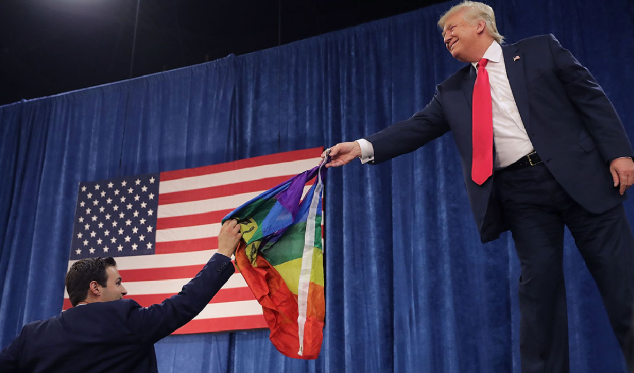 Trump geldiğinden beri yaptığı en doğru iş bu! Beyaz sarayda LGBT lobisine geçit yok