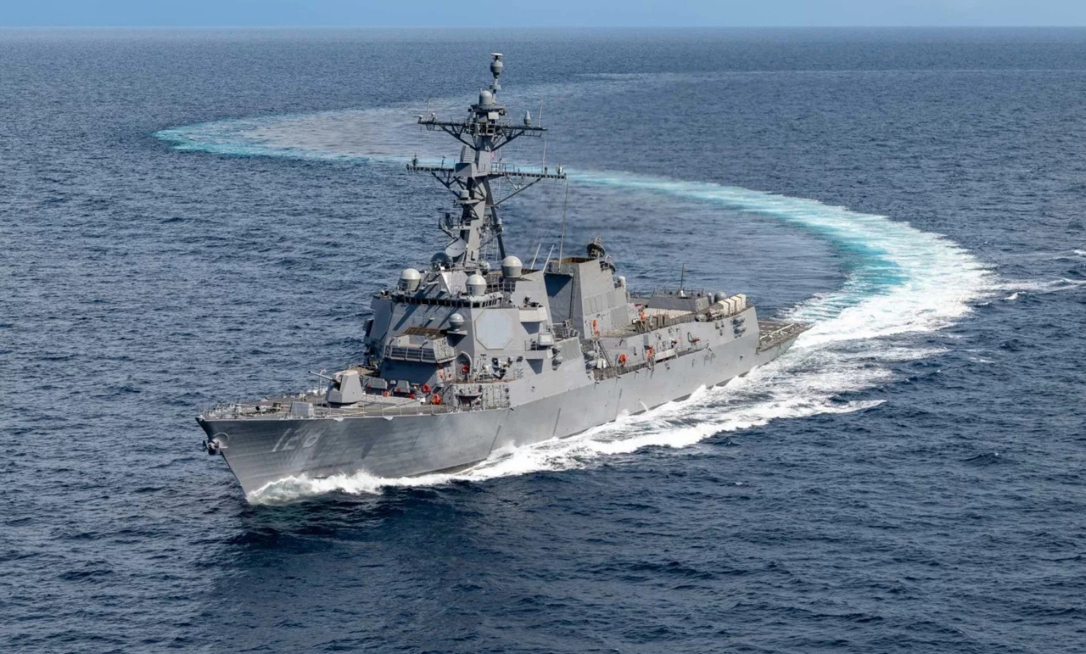 Trump: Gerekirse Hürmüz Boğazı'ndaki tankerlere refakat edeceğiz