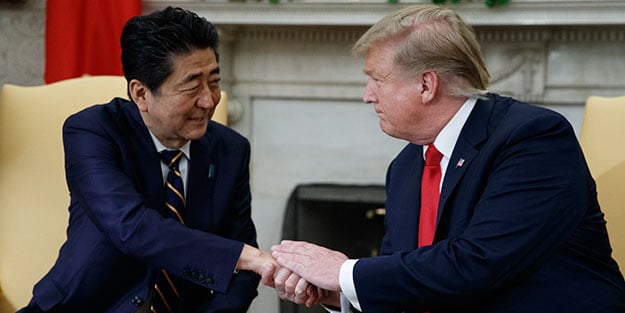 Trump ile Abe bir araya geldi