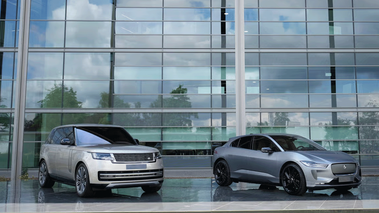 Trump, Jaguar Land Rover'ı vurdu