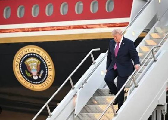 Trump kaçarken iki bakanı ‘yem’ olarak uçakta bıraktı