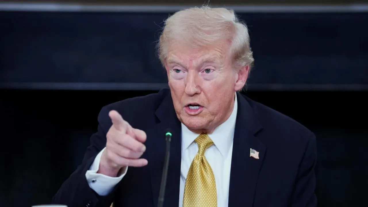 Trump Masayı Devirdi!