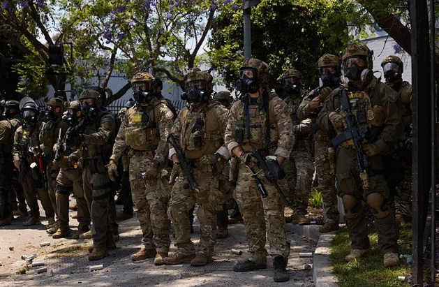 Trump: Polisime tüküreni vururuz! Bizde asit atan bile var!