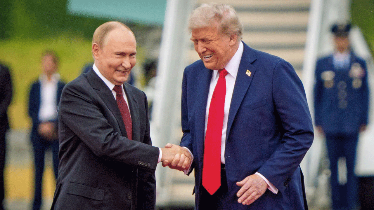 Trump: Putin beni çok hayal kırıklığına uğrattı! Bir haftada kazanacağı savaşta bir buçuk milyon asker kaybetti