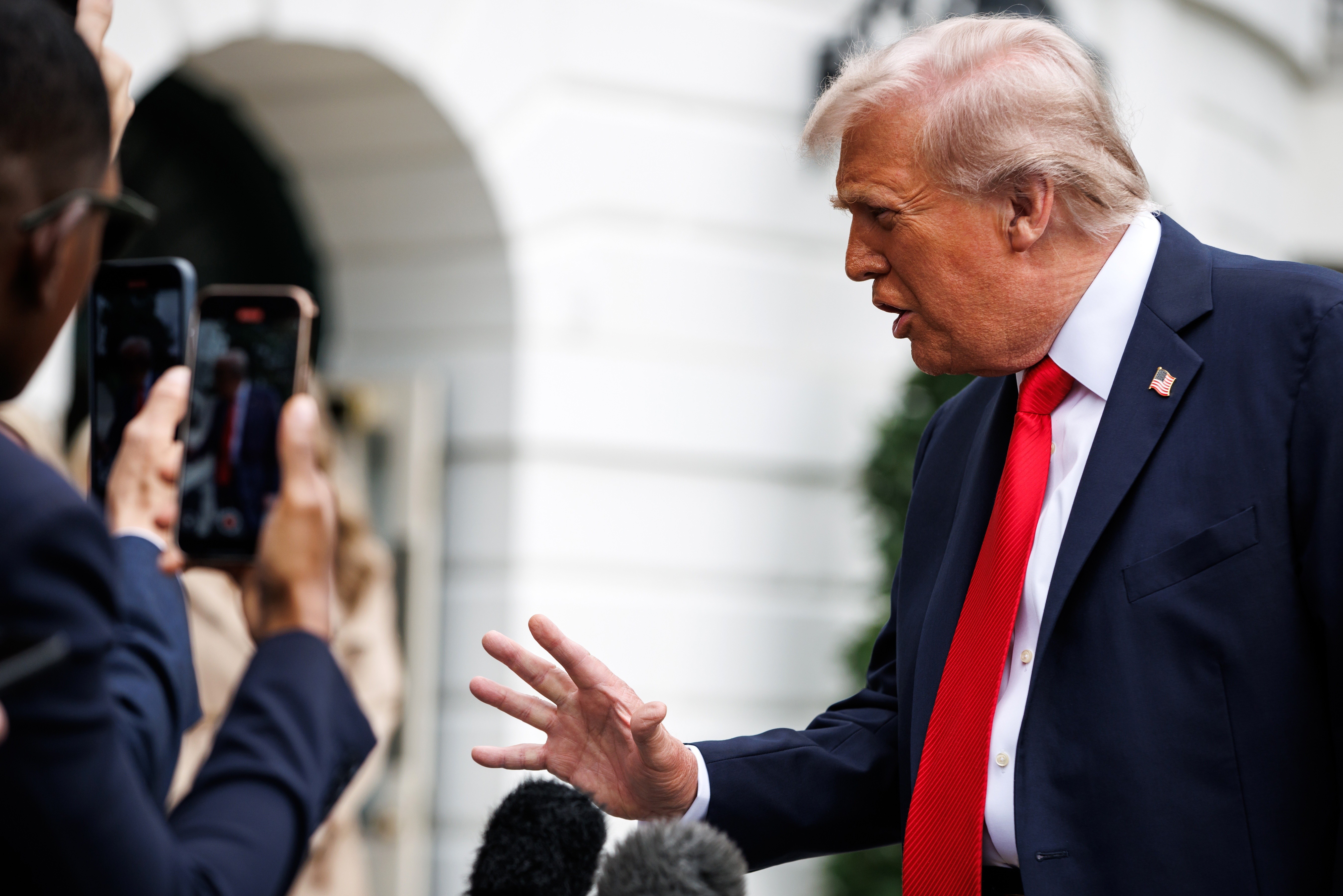 Trump, Rusya’ya yeni yaptırımlar uygulamaya hazır