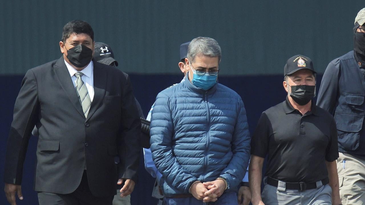 Trump, ülkeye 400 tonluk kokain sokan liderin affını istedi!