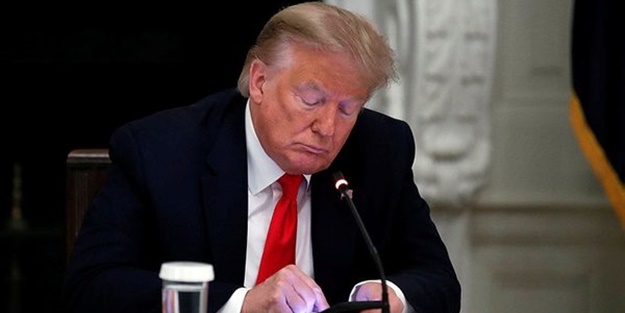 Trump'a bir şok daha! Atılıyor