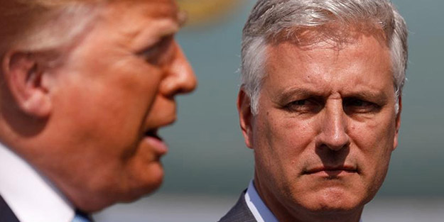 Trump'a koronavirüs şoku! Beyaz Saray çalkalanıyor