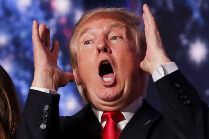 Trump'a şok! Vakfı kapatılıyor