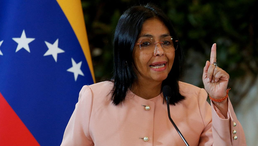 Trump’ın ‘geçici’ kuklasına askeri kalkan: Maduro’yu satanlar, Rodriguez’i ‘başkomutan’ ilan etti