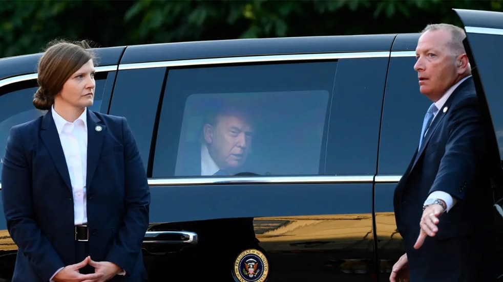 Trump’ın konvoyunda büyük panik! Apar topar güzergâhı değiştirdiler