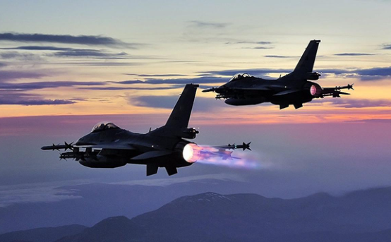 Trump’ın yakınında alarm! Yasaklı hava sahasına girdiler: F-16’lar havalandı
