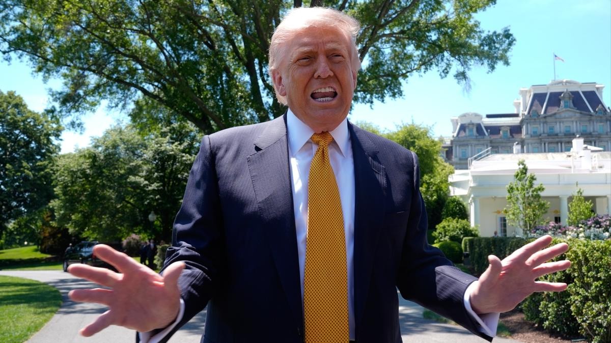 Trump'tan dünyayı sarsan çıkış: "Ya anlaşma ya yok oluş!" Beyaz Saray'dan ayrılırken küresel krizlere dair peş peşe rest çeken ABD Başkanı, İran'ı açıkça tehdit ederken NATO'yu defterden sildi!