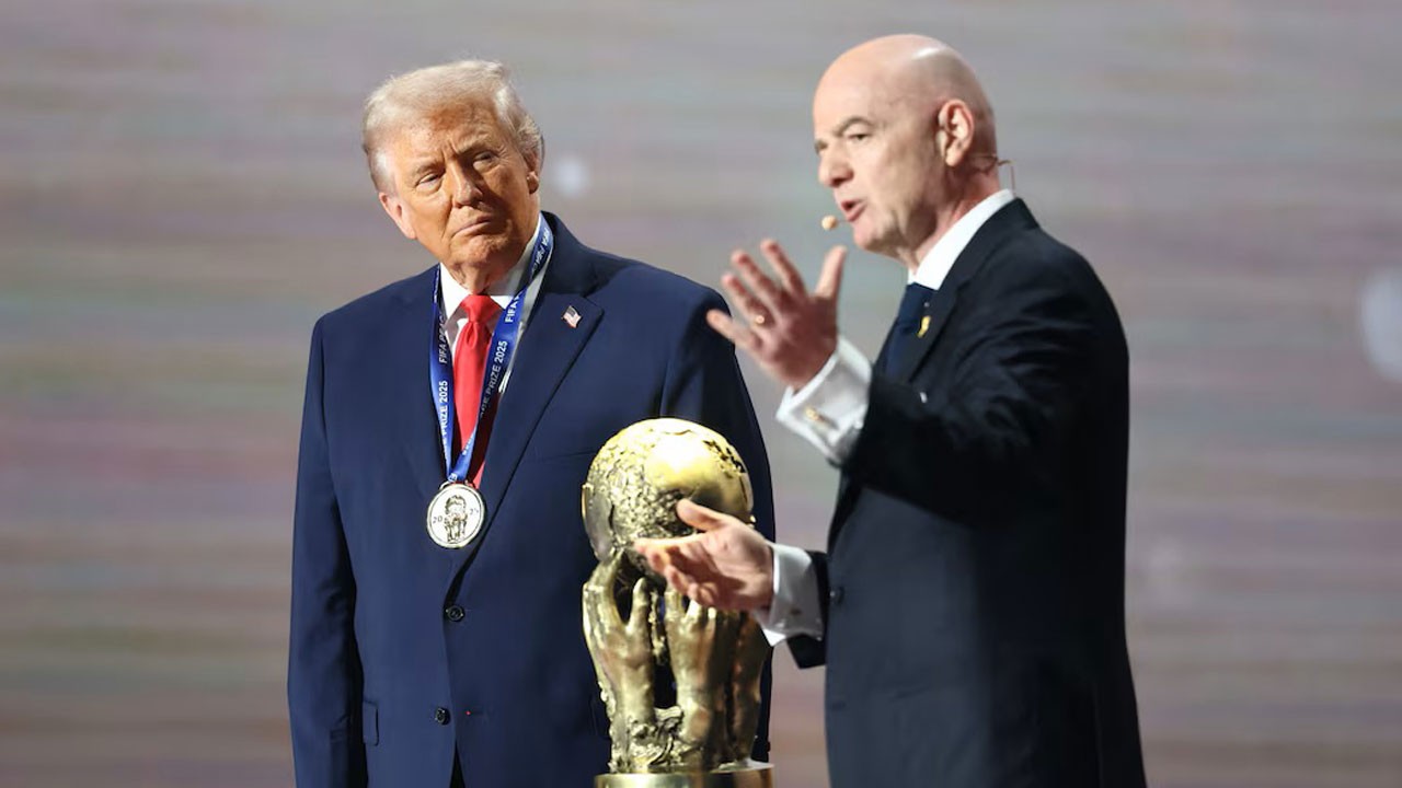 Trump’tan Infantino'ya cevap gecikmedi: "Bırakalım oynasınlar"