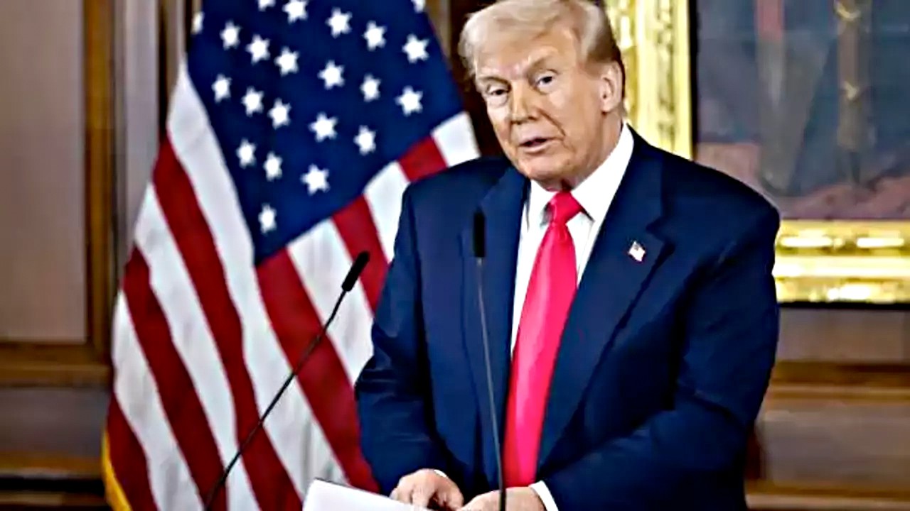 Trump'tan İran'a mesaj: Bırakın Husiler kendi başlarına savaşsınlar! Yangına körükle gidiyor