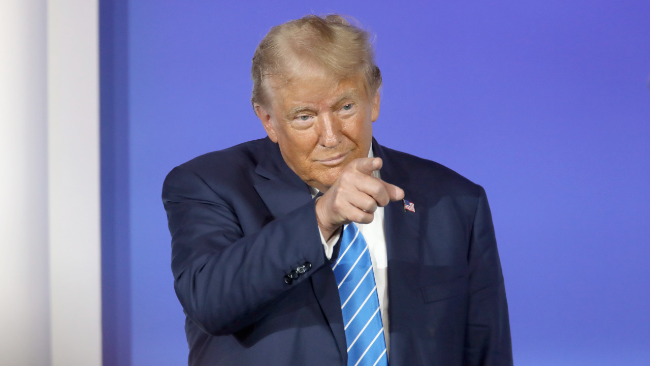 Trump'tan sert açıklama: Eleştirenler aptal!