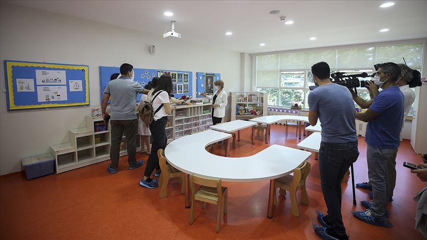 TSE 'Okulum Temiz' belgelerini vermeye başladı