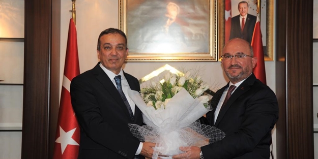 TSE'de bayrak değişimi