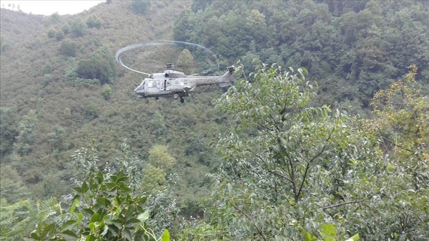 TSK helikopterleri Terme'de mahsur kalan 17 kişiyi kurtardı