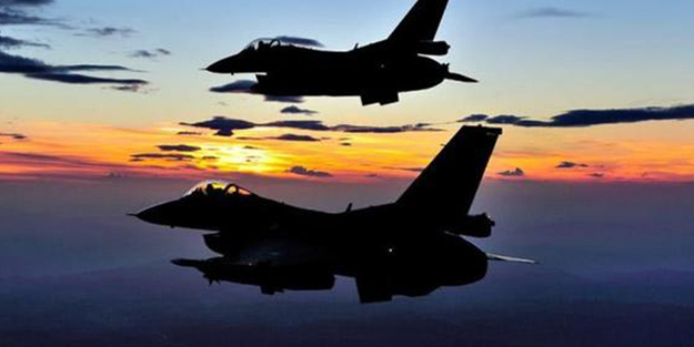 TSK Kuzey Irak'ı bombaladı! 3 terörist...