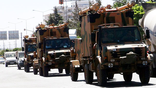 TSK sinyali verdi! Afrin sınırına dev sevkiyat...