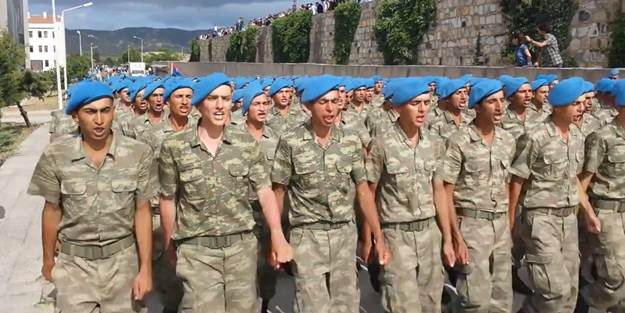 Askerler yemin törenine mehter marşı ile hazırlandı