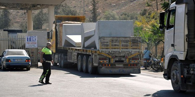 TSK'da İdlib hareketliliği! 20 TIR gönderildi