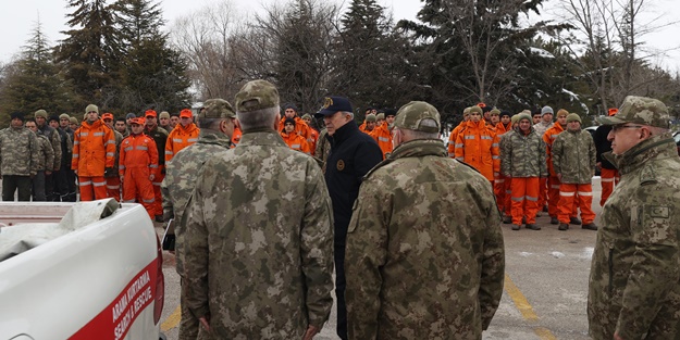 TSK'dan deprem bölgesine hava yardım koridoru