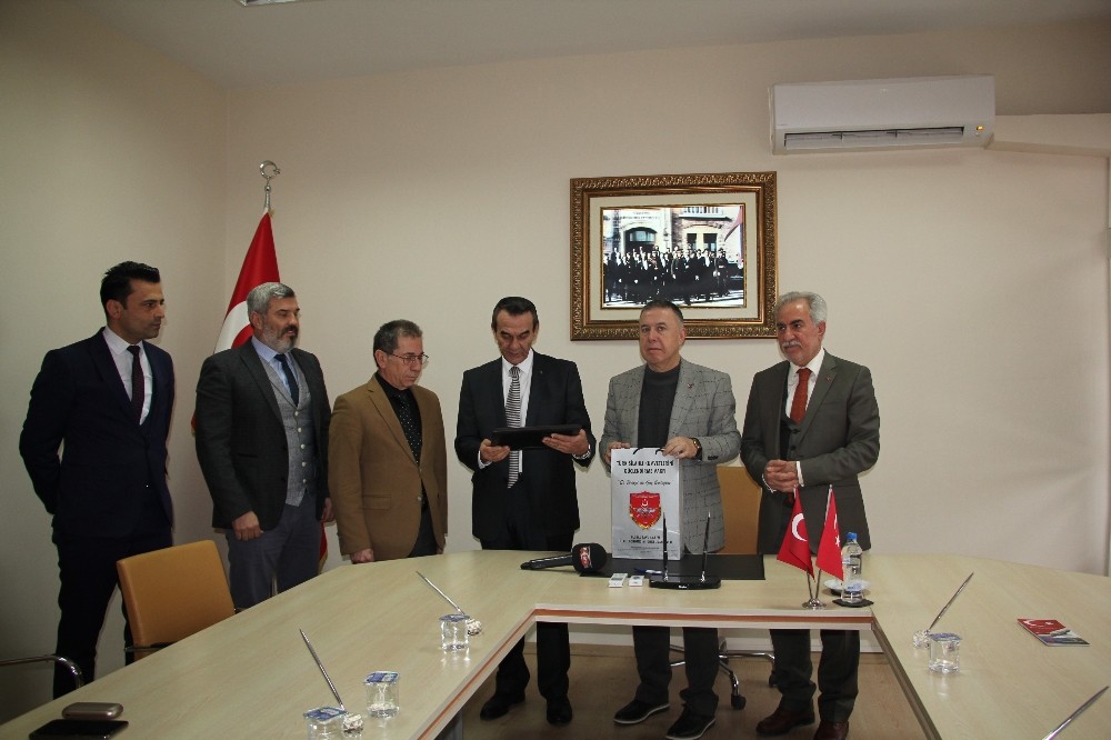 TSK’ya bağış yapan okula bronz madalya 
