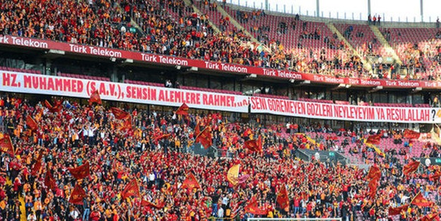 TT Arena'da anlamlı pankart