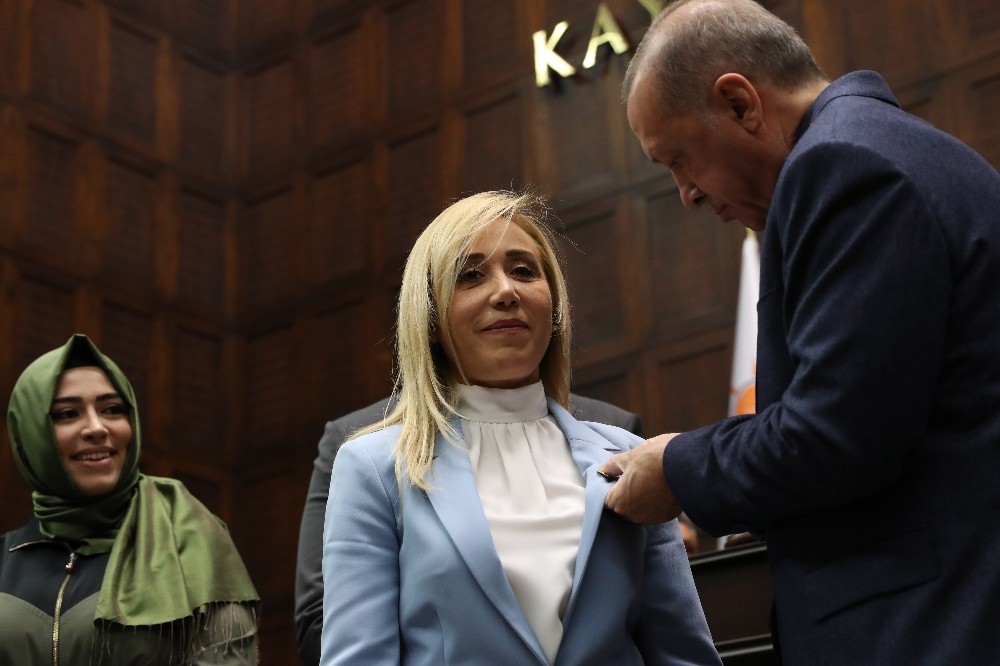 Tuba Vural Çokal AK Parti’ye geçti 
