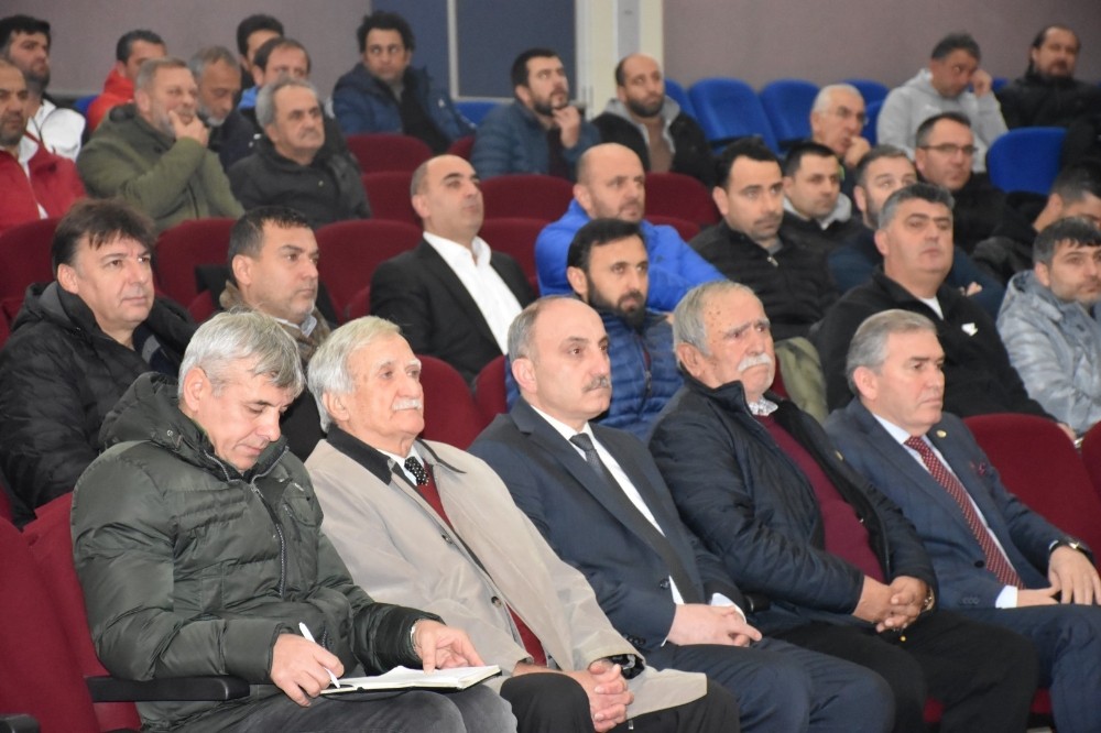 TÜFAD’ın ‘Sürekli Futbol Antrenörleri Gelişim’ seminerine Erenler’de yapıldı 