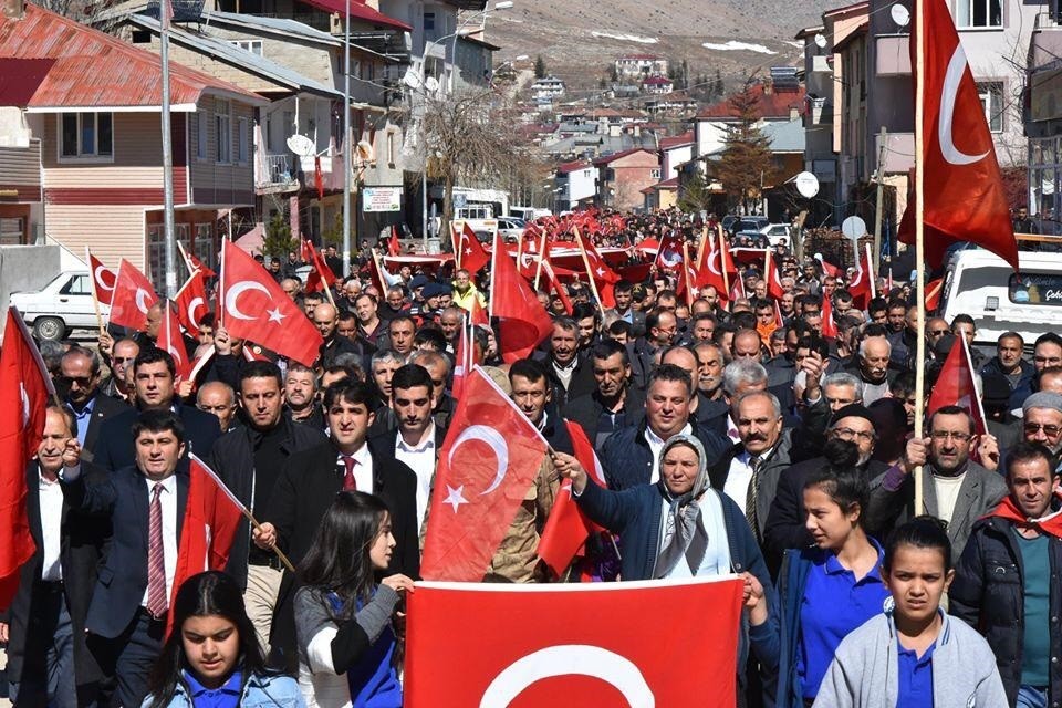 Tufanbeyli, İdlib şehitleri için tek yürek oldu 